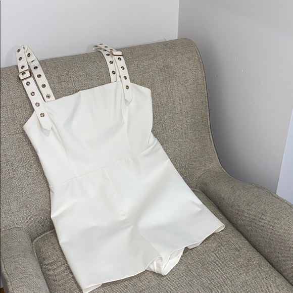 Mini white romper - Picture 2 of 2